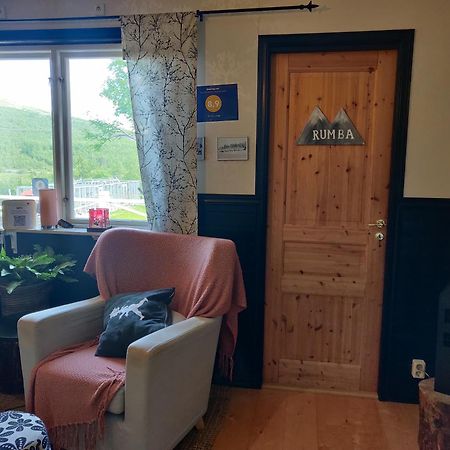 Husky Lodge Hostel คิรูนา ภายนอก รูปภาพ