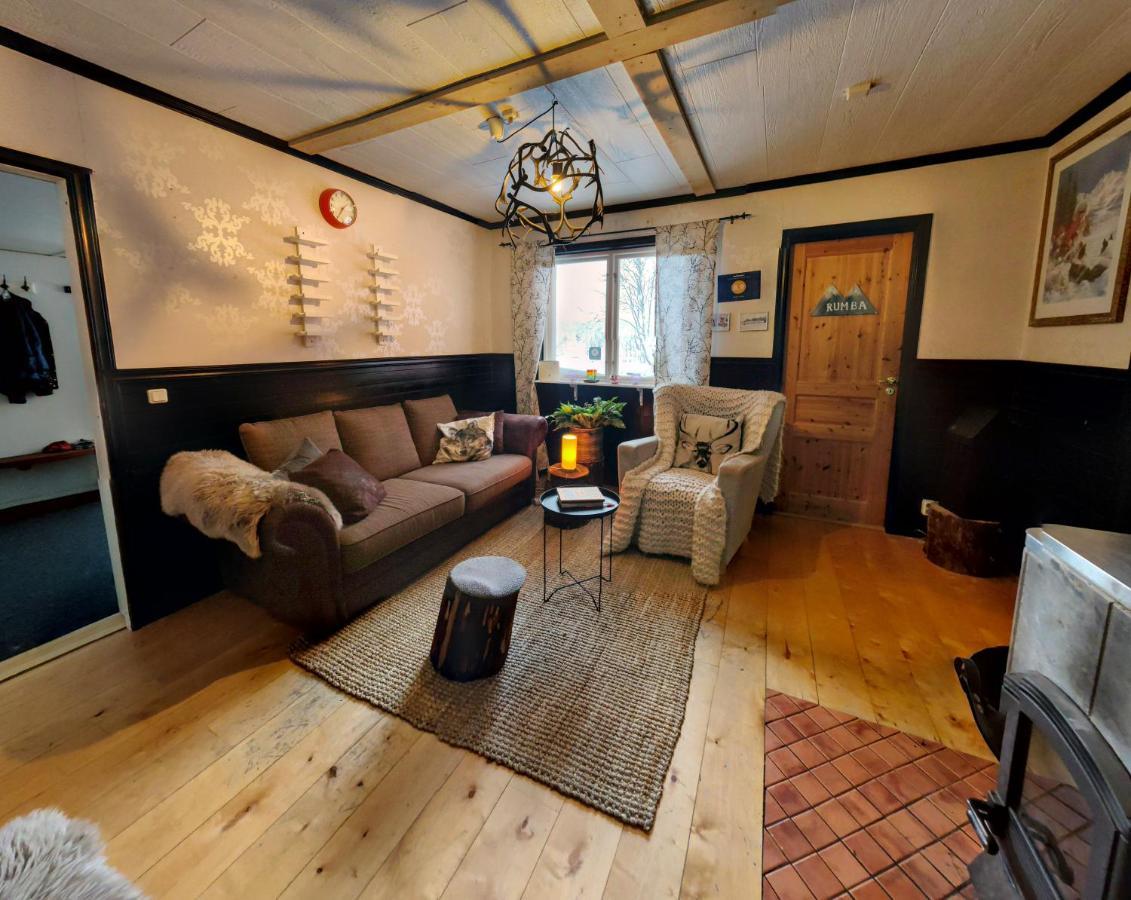 Husky Lodge Hostel คิรูนา ภายนอก รูปภาพ