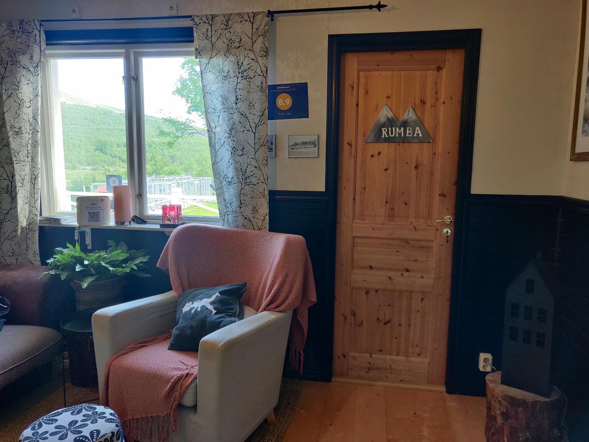 Husky Lodge Hostel คิรูนา ภายนอก รูปภาพ